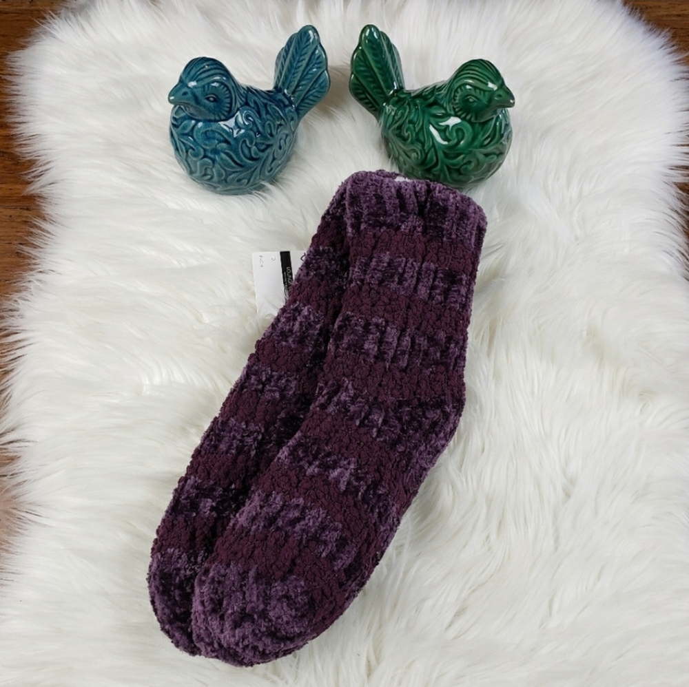 Halston lounge socks size 4-10